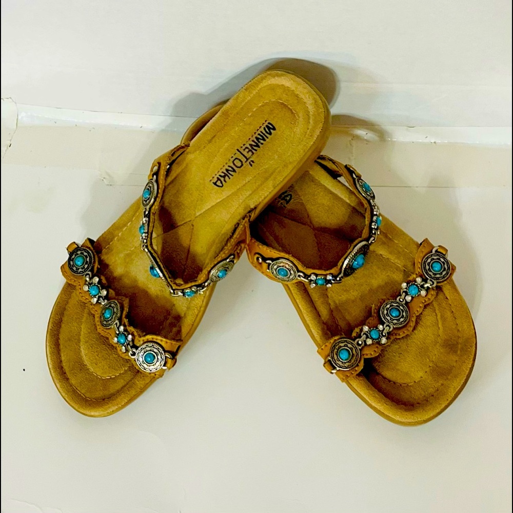 Minnetonka Boca Slide in Whiskey Leather